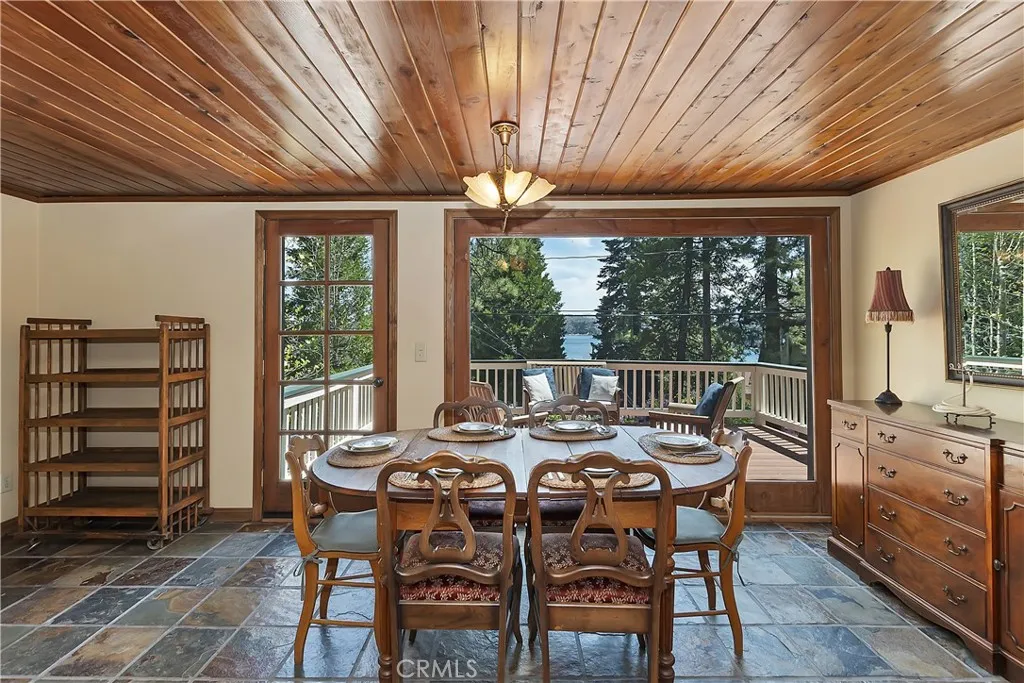 242 Holiday Drive, Lake Arrowhead, California 92352 home-pic-9