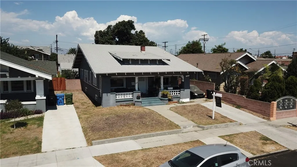 1027 W 46th Street, Los Angeles, California 90037 home-pic-1