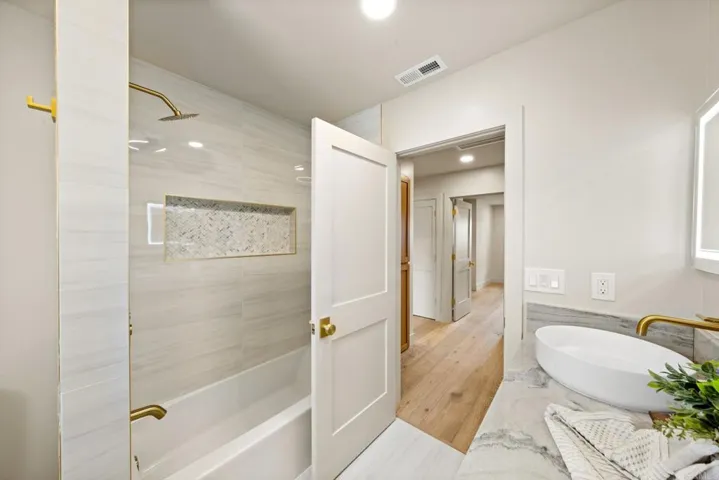 5680 Genoa Dr, Del Cerro, California 92120