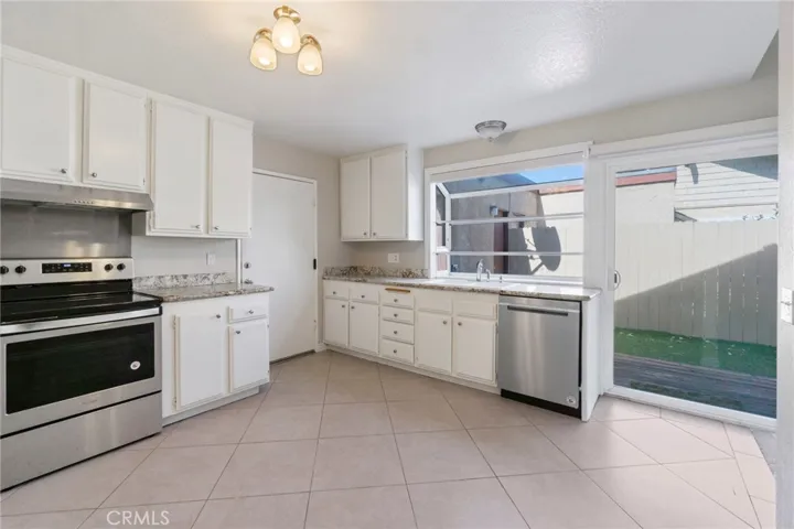 22952 Caminito Poco, Laguna Hills, California 92653