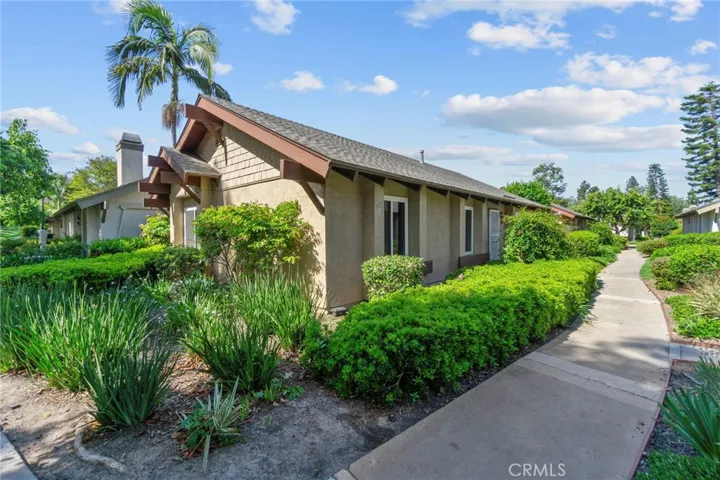 22952 Caminito Poco, Laguna Hills, California 92653