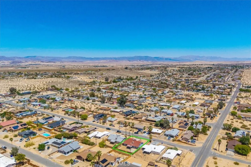 6070 Chia Avenue, 29 Palms, California 92277 home-pic-35