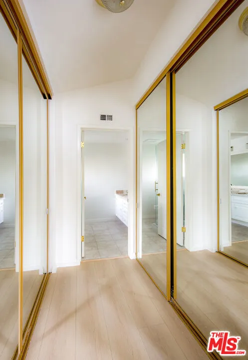 19542 Greenbriar Drive, Tarzana, California 91356 home-pic-27