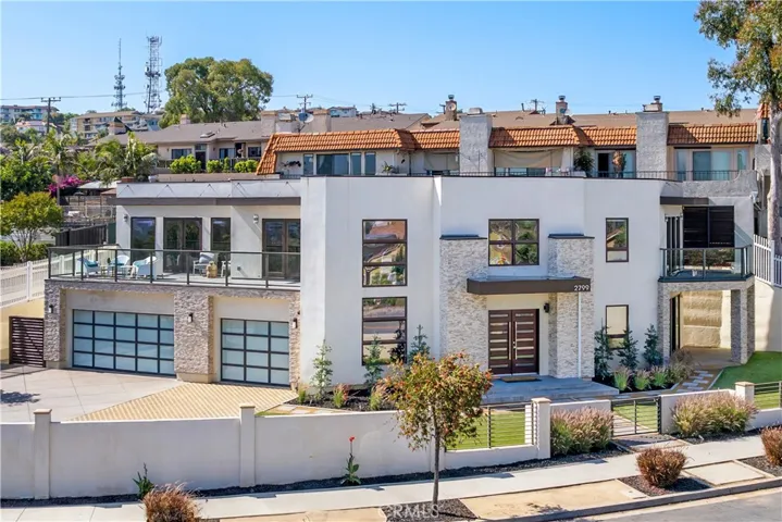 2799 E 21st Street, Signal Hill, California 90755