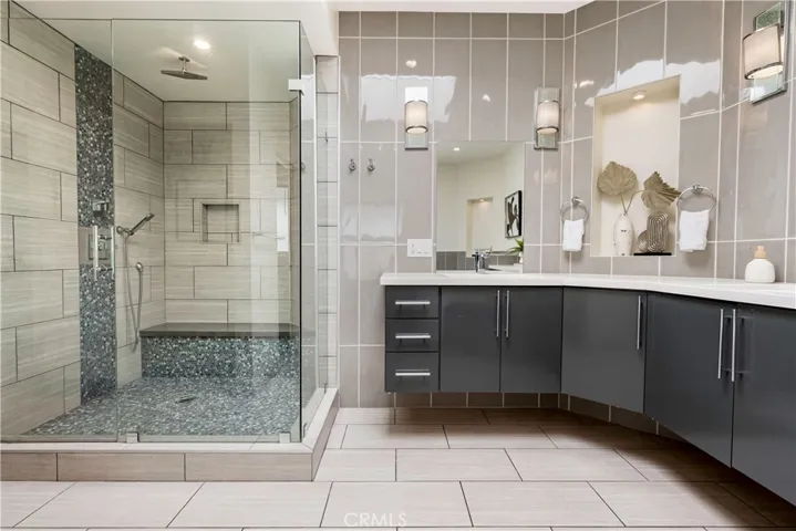 2799 E 21st Street, Signal Hill, California 90755