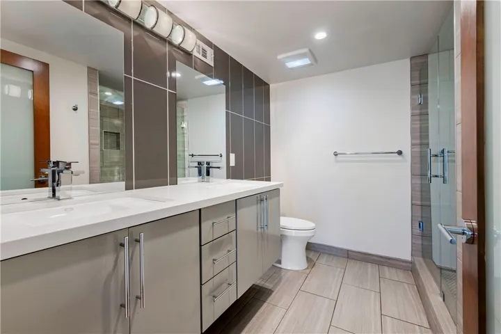 2799 E 21st Street, Signal Hill, California 90755