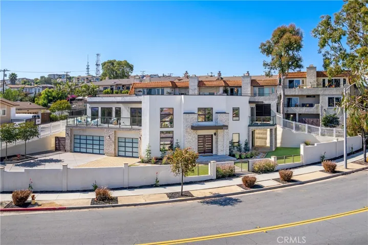 2799 E 21st Street, Signal Hill, California 90755