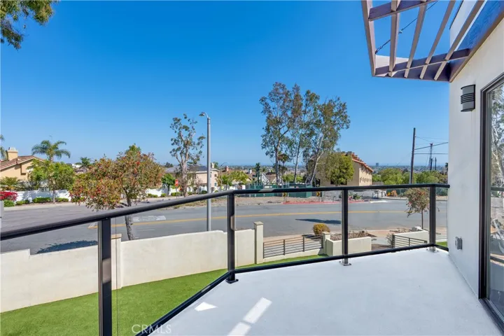 2799 E 21st Street, Signal Hill, California 90755