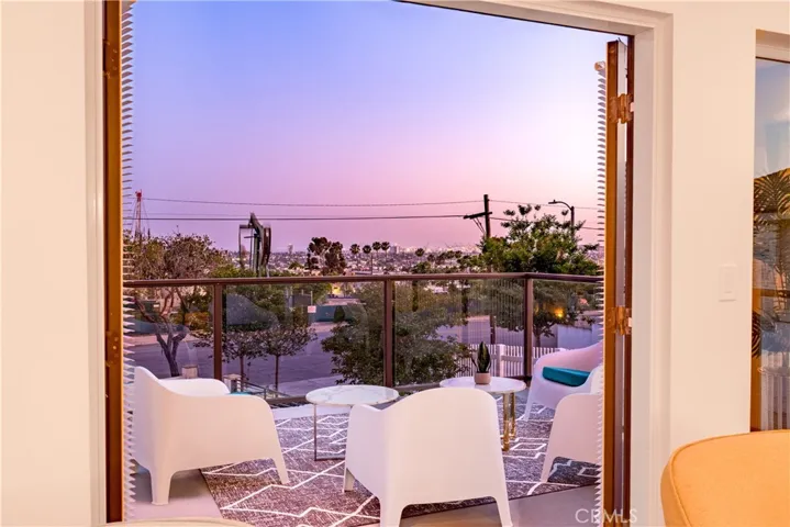 2799 E 21st Street, Signal Hill, California 90755