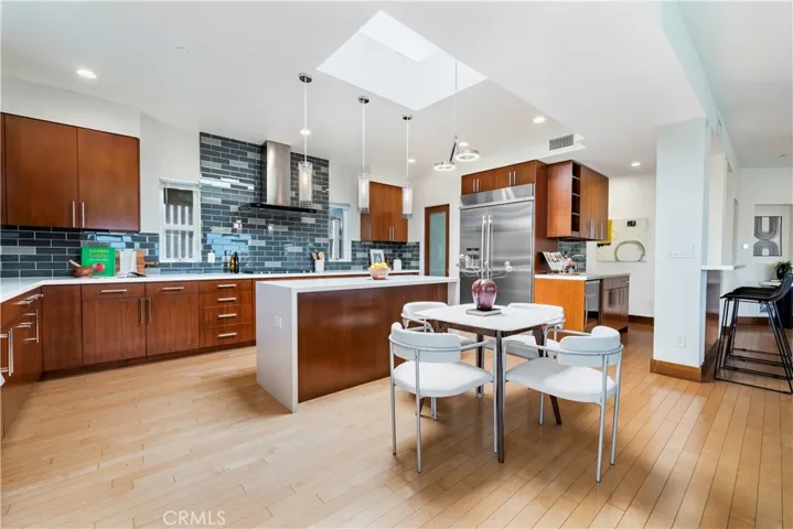 2799 E 21st Street, Signal Hill, California 90755