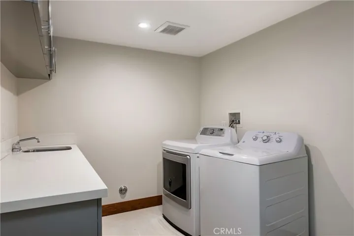2799 E 21st Street, Signal Hill, California 90755