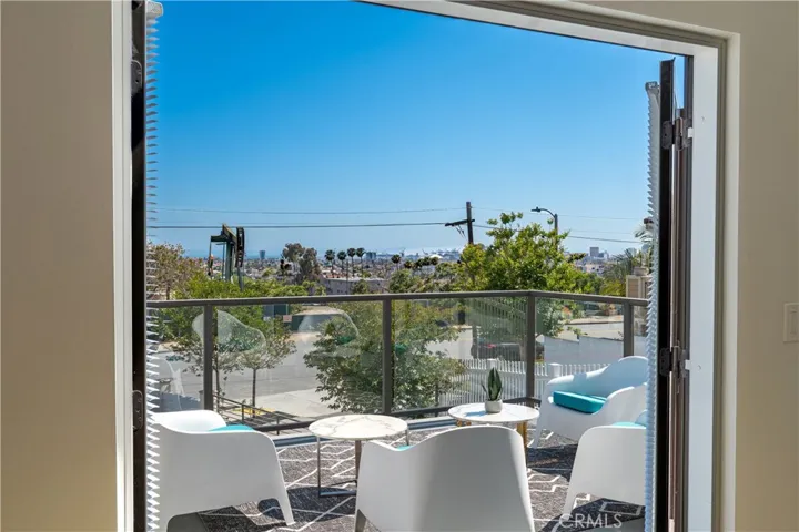 2799 E 21st Street, Signal Hill, California 90755