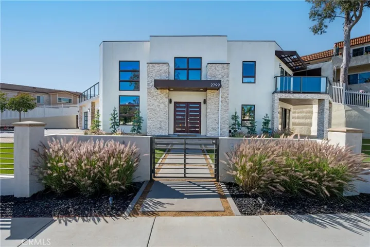 2799 E 21st Street, Signal Hill, California 90755