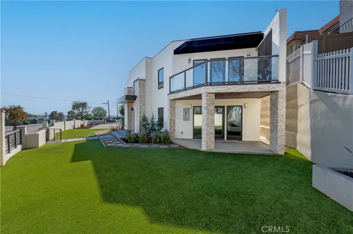 2799 E 21st Street, Signal Hill, California 90755