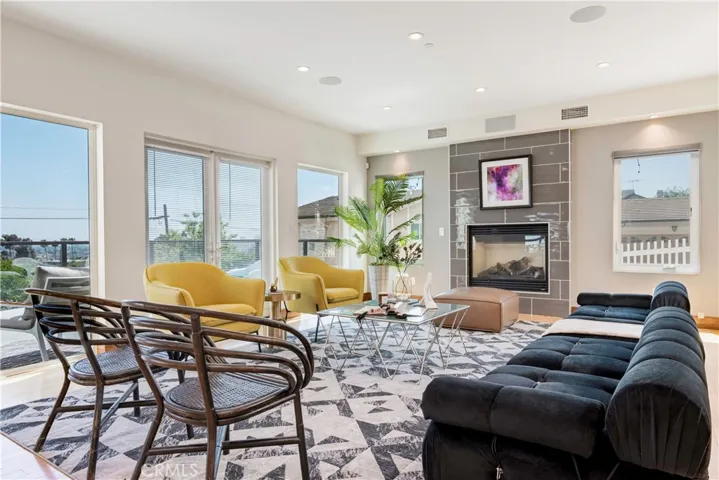 2799 E 21st Street, Signal Hill, California 90755
