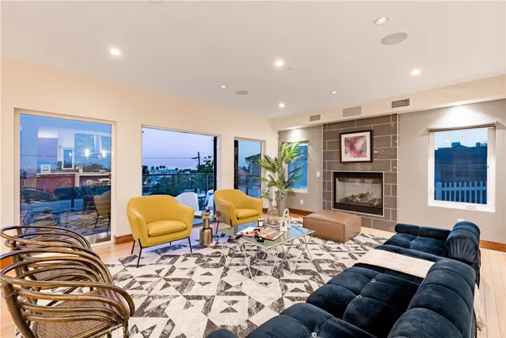 2799 E 21st Street, Signal Hill, California 90755