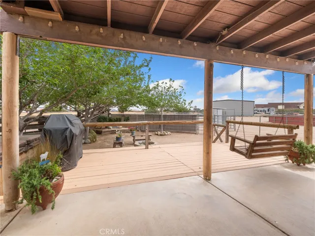 10373 Columbine Road, Oak Hills, California 92371