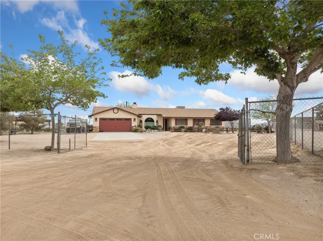 10373 Columbine Road, Oak Hills, California 92371
