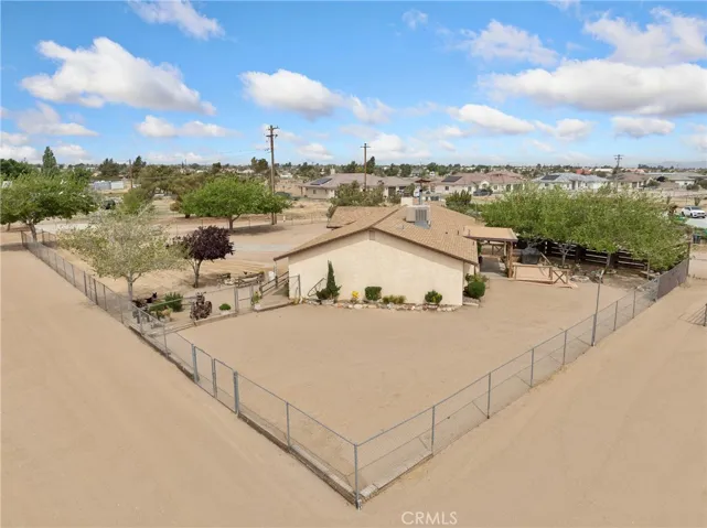10373 Columbine Road, Oak Hills, California 92371