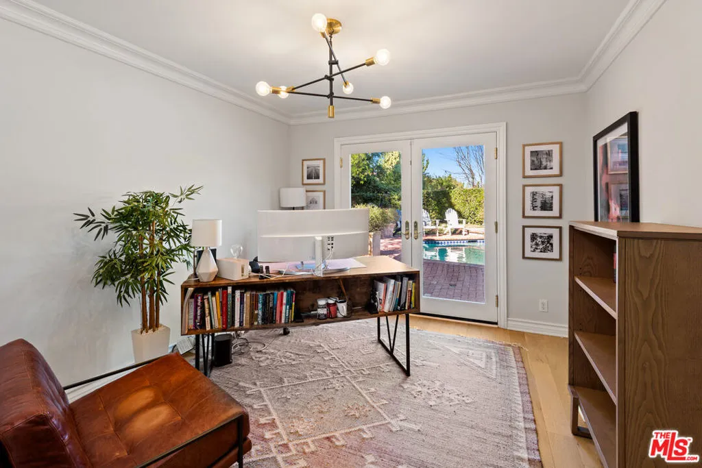 22435 Cairnloch Street, Calabasas, California 91302 home-pic-17