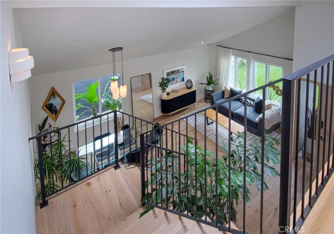 215 E 20th Street, Costa Mesa, California 92627