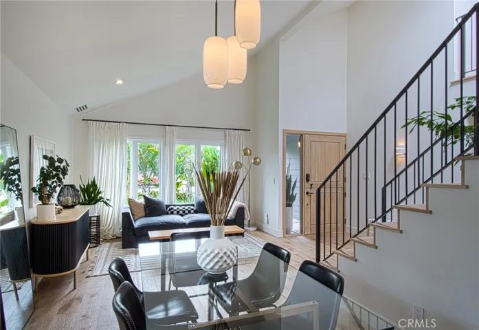 215 E 20th Street, Costa Mesa, California 92627