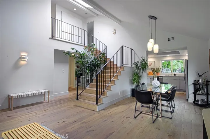 215 E 20th Street, Costa Mesa, California 92627