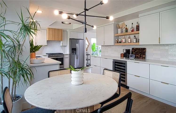 215 E 20th Street, Costa Mesa, California 92627