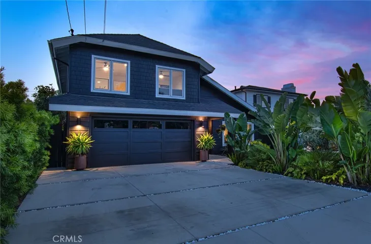 215 E 20th Street, Costa Mesa, California 92627