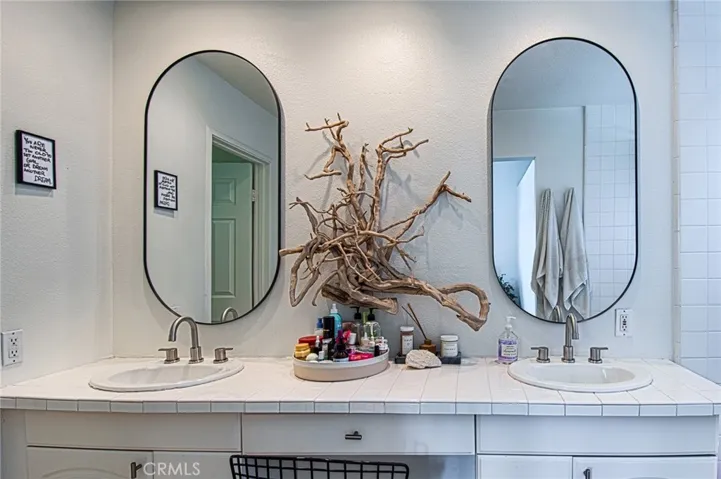215 E 20th Street, Costa Mesa, California 92627