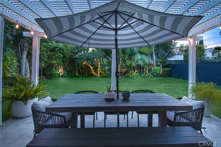 215 E 20th Street, Costa Mesa, California 92627