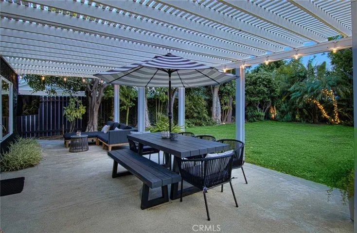 215 E 20th Street, Costa Mesa, California 92627