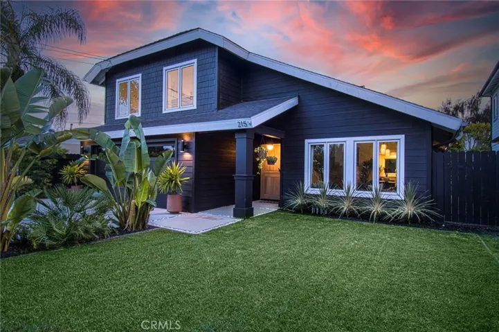 215 E 20th Street, Costa Mesa, California 92627