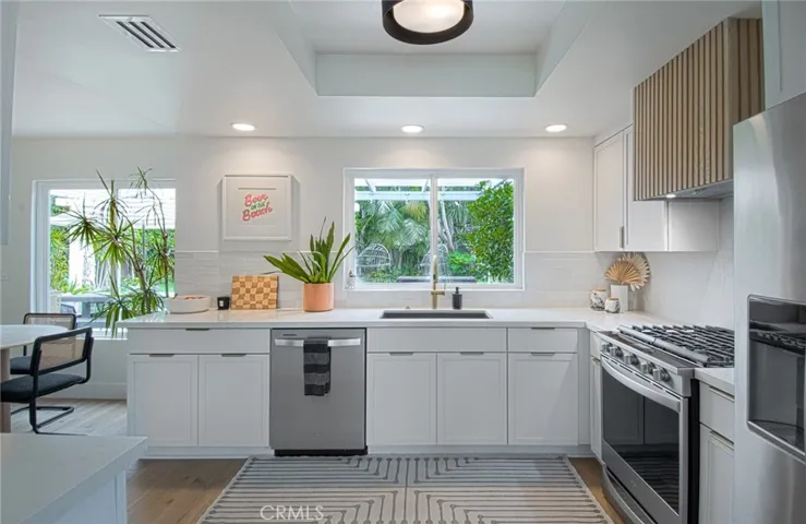 215 E 20th Street, Costa Mesa, California 92627