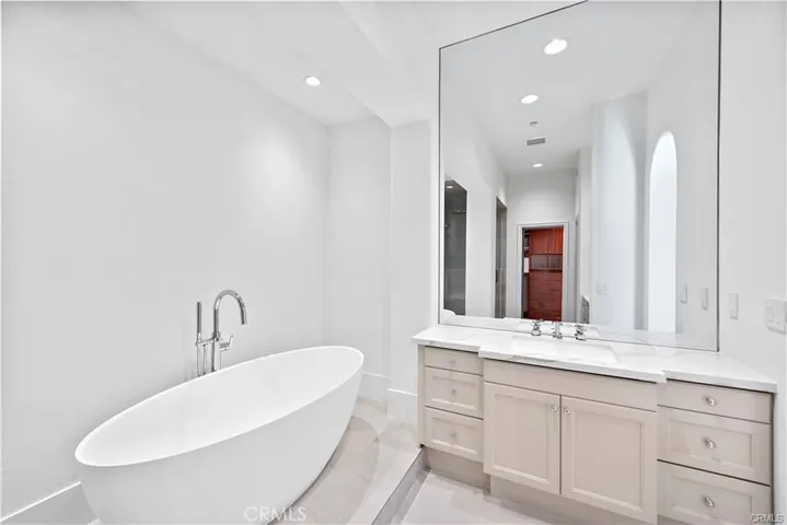 48 Talmont, Newport Coast, California 92657