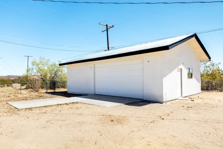 FRONT OF OVERSIZED GARAGE