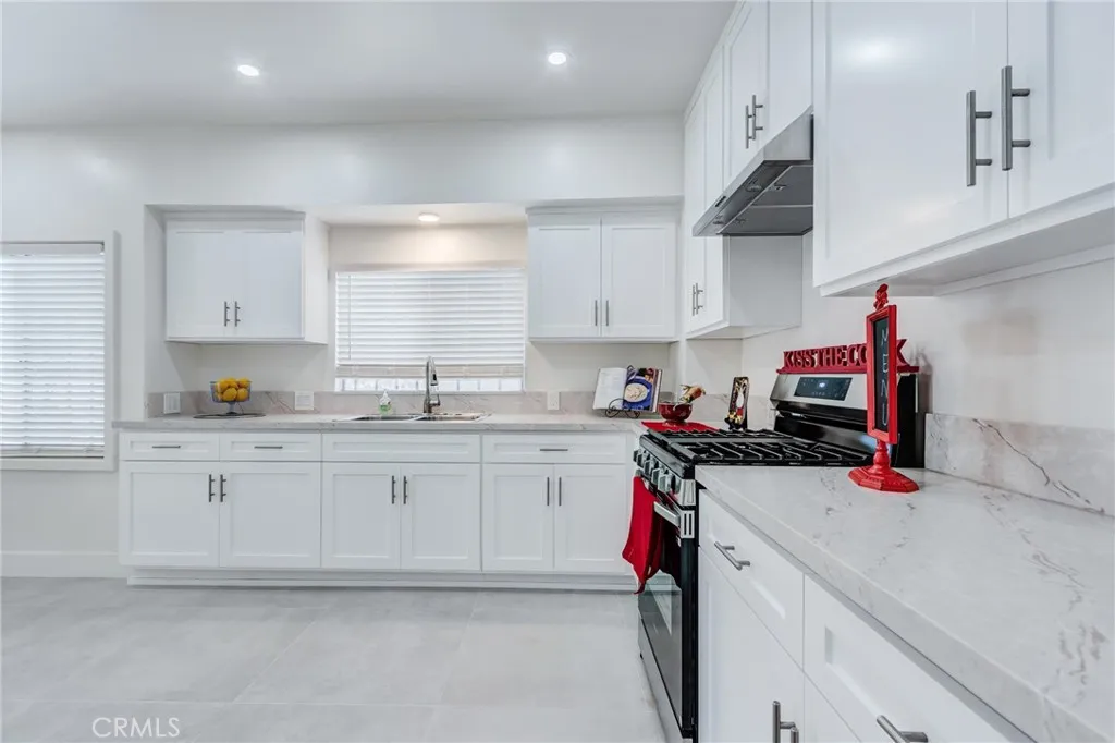 1449 W 45th Street, Los Angeles, California 90062 home-pic-27