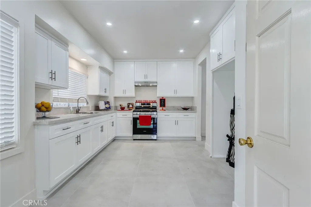 1449 W 45th Street, Los Angeles, California 90062 home-pic-30