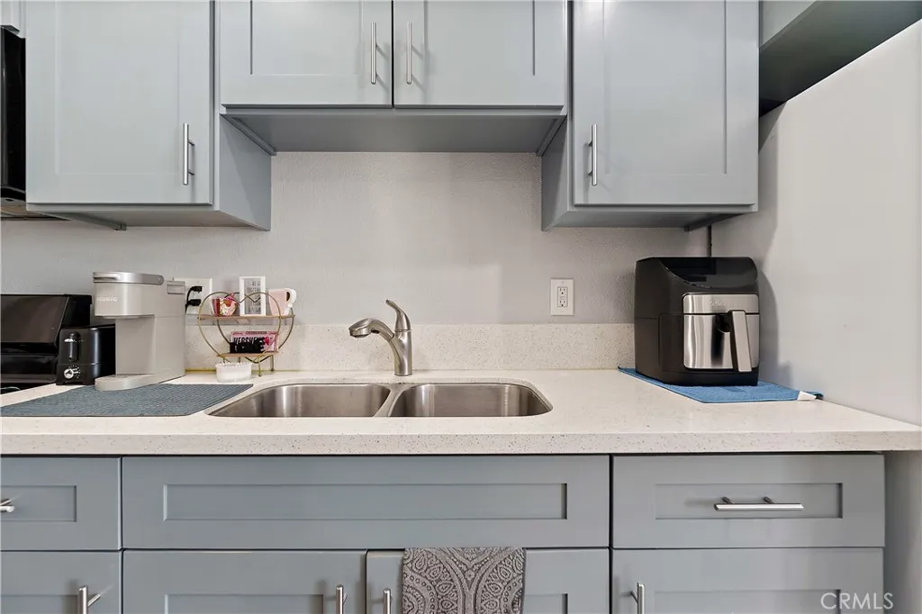 1301 E Pacific Coast, Wilmington, California 90744 home-pic-6