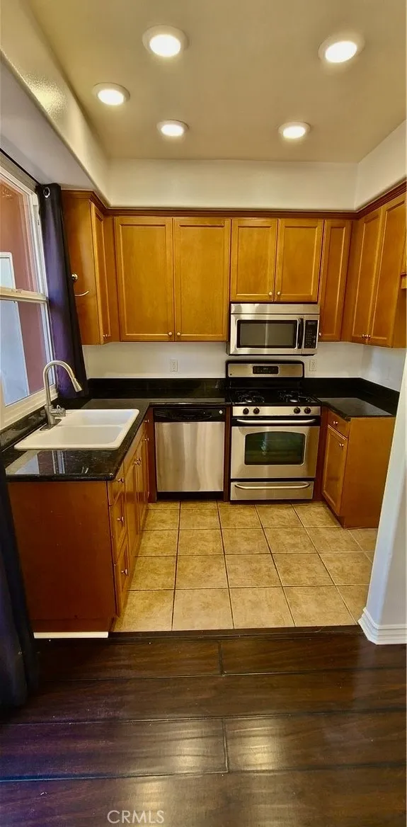 1500 Pine Avenue 19, Long Beach, California 90813 home-pic-11