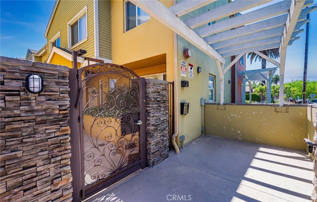 1500 Pine Avenue 19, Long Beach, California 90813 home-pic-15