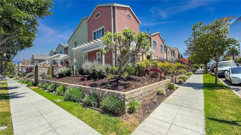 1500 Pine Avenue 19, Long Beach, California 90813 home-pic-0
