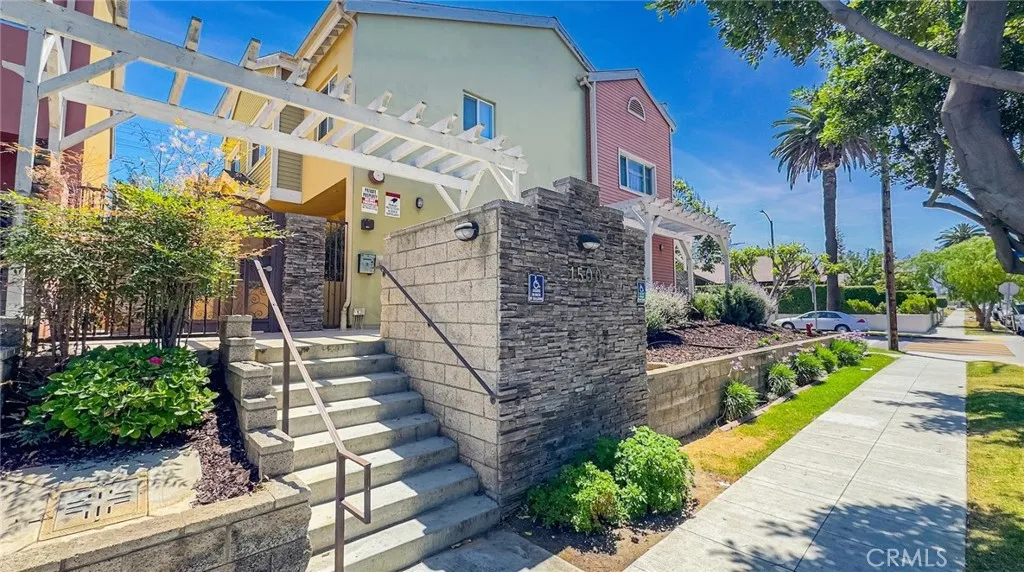 1500 Pine Avenue 19, Long Beach, California 90813 home-pic-12