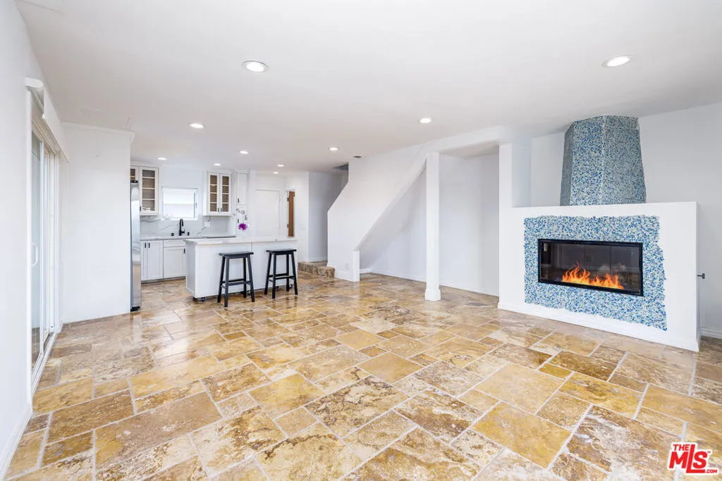 28711 Pacific Coast Highway 30, Malibu, California 90265, 2 Bedrooms Bedrooms, ,2 BathroomsBathrooms,Residential Lease,For Rent,PACIFIC COAST,25534447