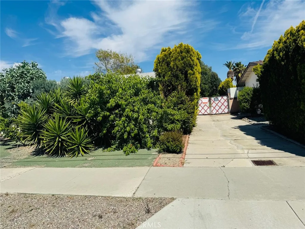 840 S. Gilbert St., Hemet, California 92543 home-pic-4