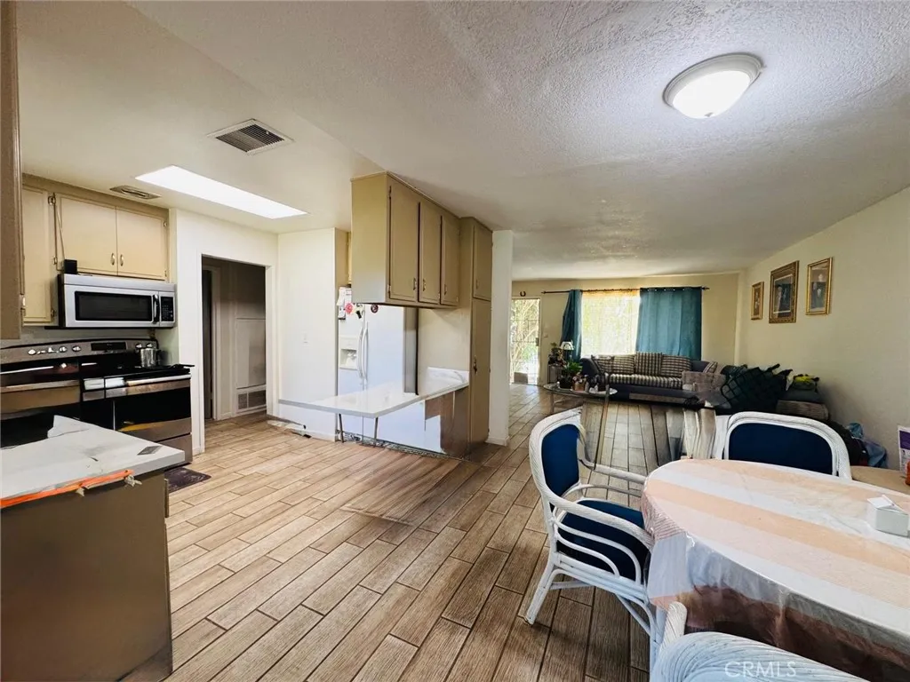 840 S. Gilbert St., Hemet, California 92543 home-pic-11