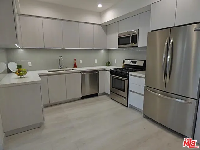 1526 Armacost Avenue 102, Los Angeles, California 90025