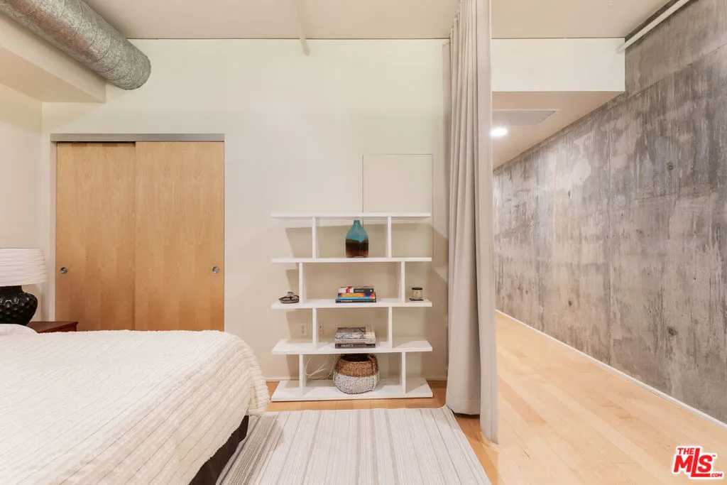 1100 S Hope Street 407, Los Angeles, California 90015 home-pic-18