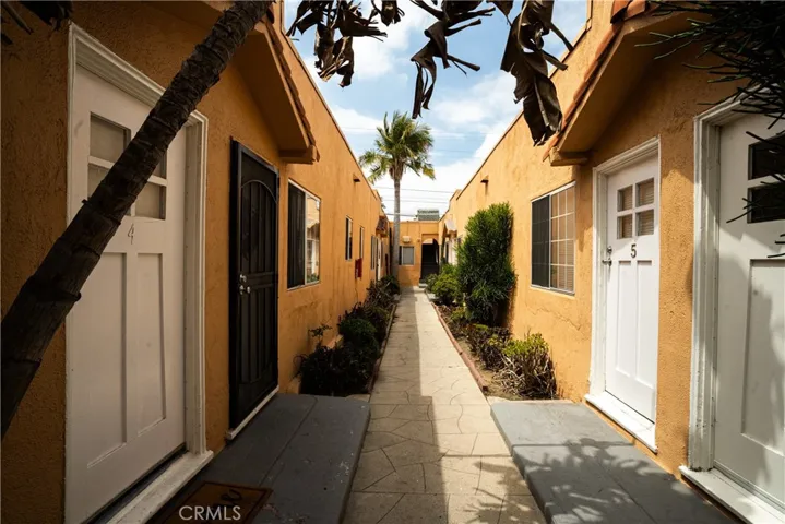 1495 Cedar Avenue, Long Beach, California 90813