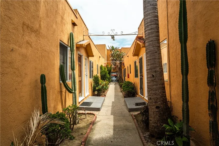 1495 Cedar Avenue, Long Beach, California 90813